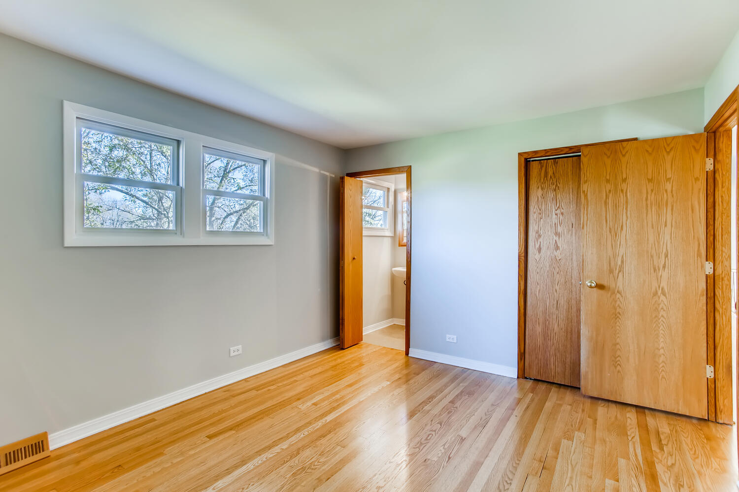1611 Roslyn Road Roselle, IL 60172 - Photo 15 of 30