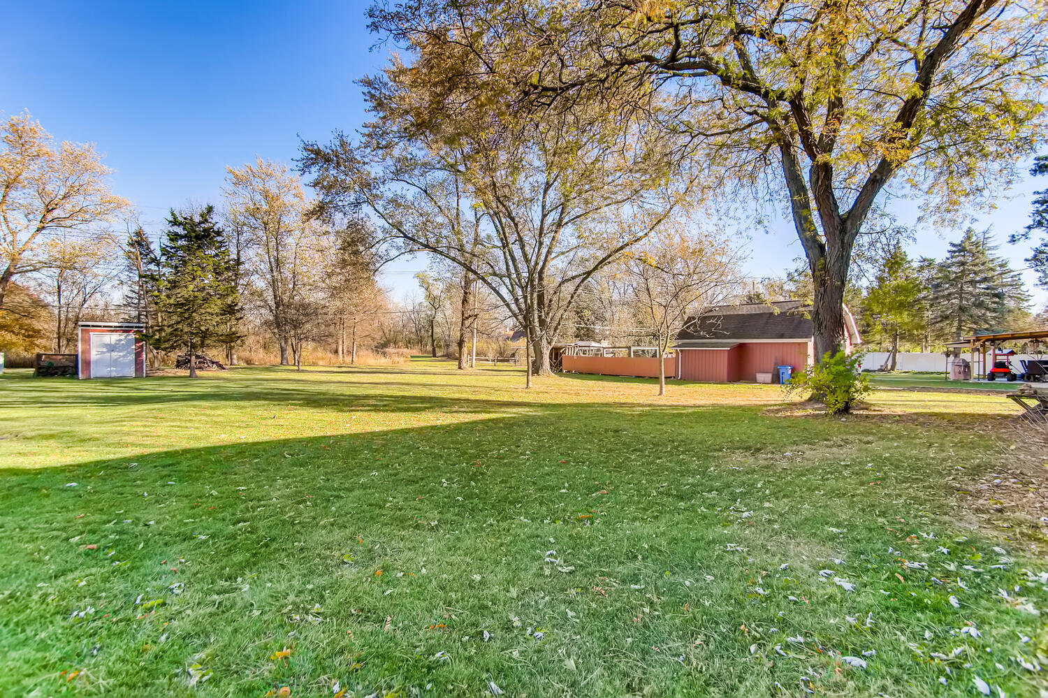 1611 Roslyn Road Roselle, IL 60172 - Photo 23 of 30
