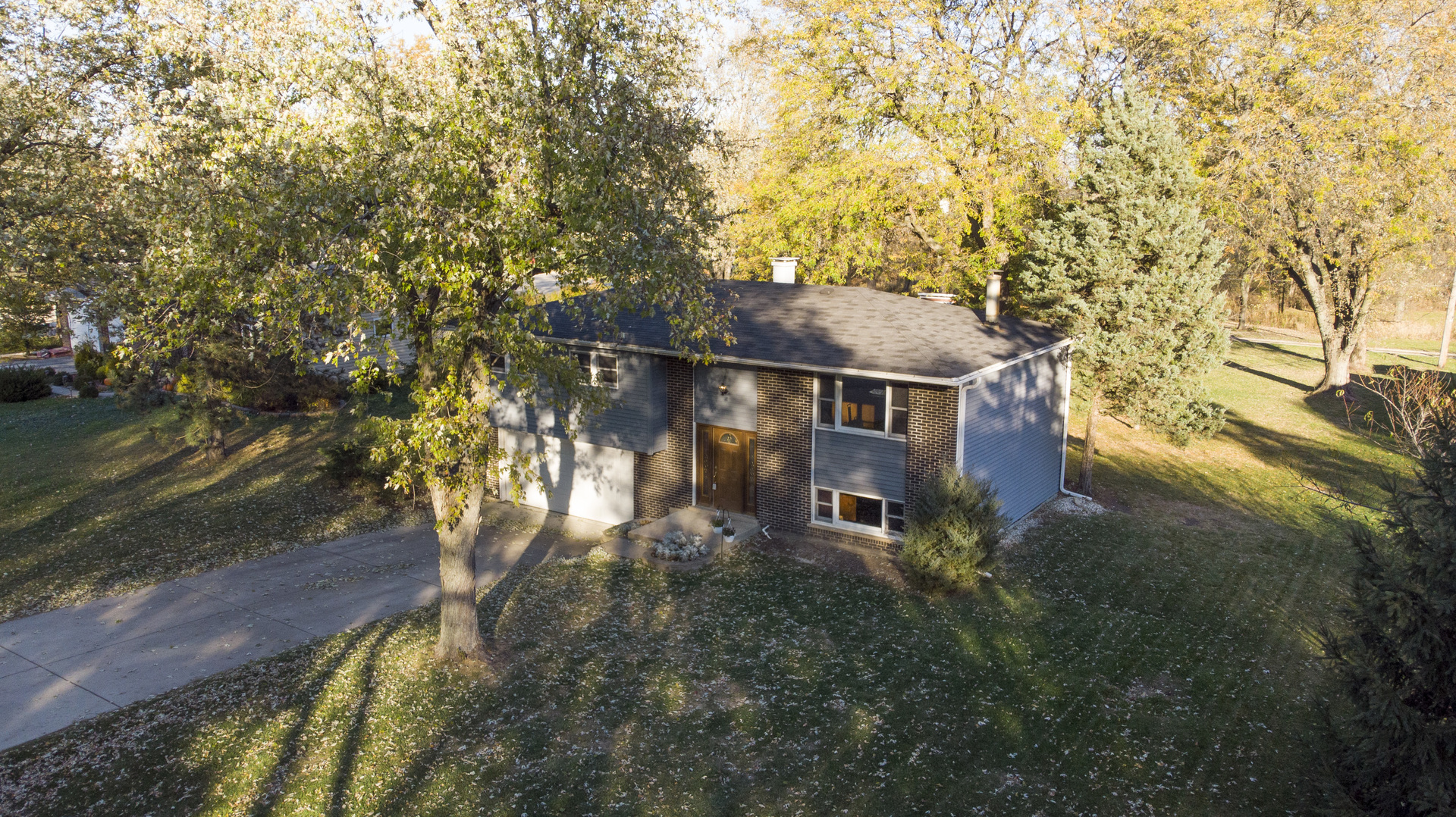1611 Roslyn Road Roselle, IL 60172 - Photo 26 of 30