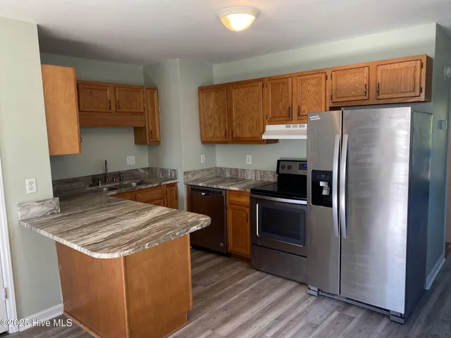 $1,400 | 2007 River Drive, Unit B, Greenville, NC 27858