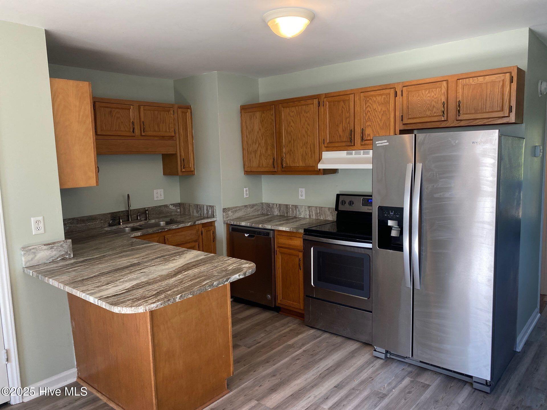 2007 River Drive, Unit B Greenville, NC 27858 - Photo 4 of 13 kitchen