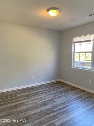 $1,400 | 2007 River Drive, Unit B, Greenville, NC 27858