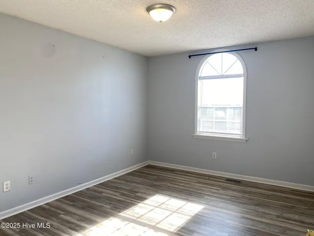 $1,400 | 2007 River Drive, Unit B, Greenville, NC 27858