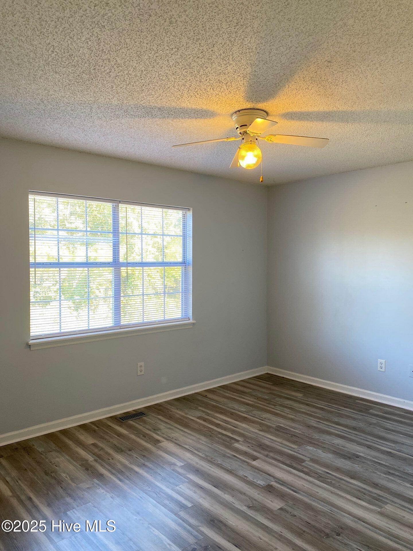 2007 River Drive, Unit B Greenville, NC 27858 - Photo 10 of 13 bed3