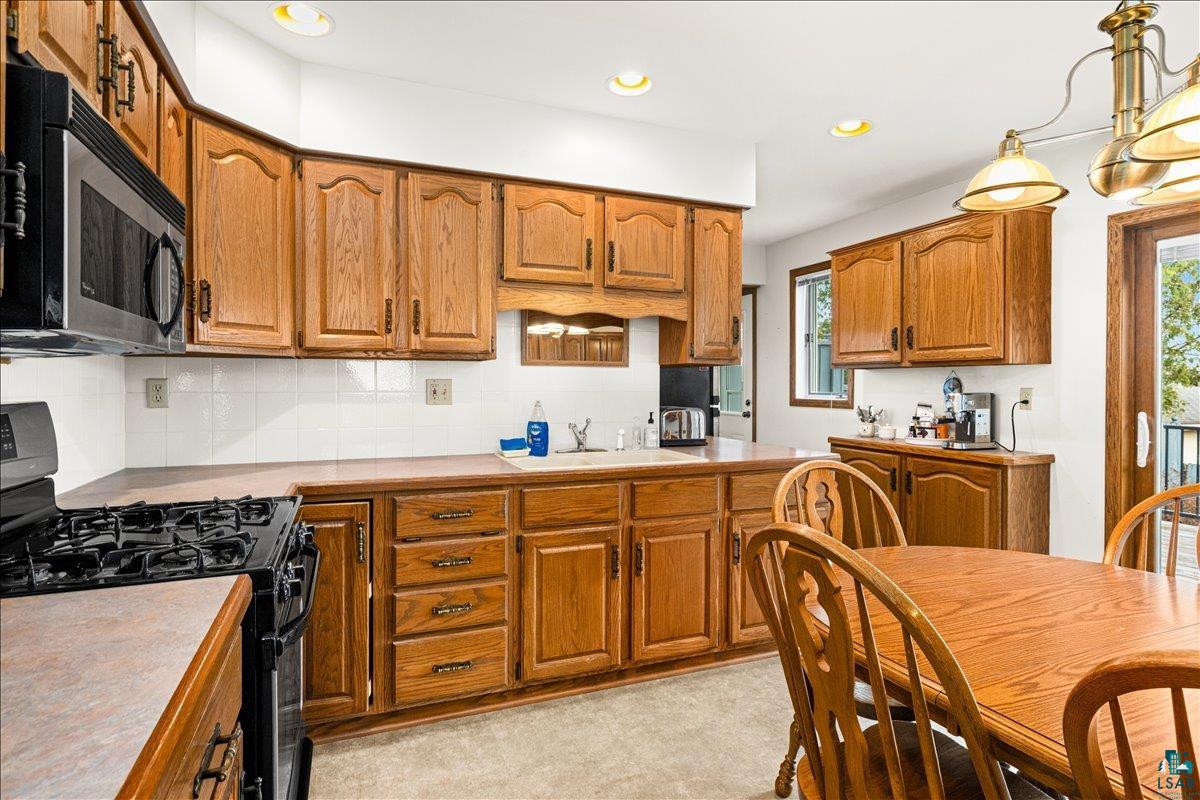 718 6th Avenue Two Harbors, MN 55616 - Photo 14 of 39
