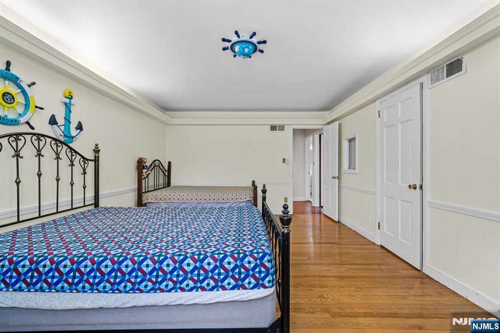 328 West Ridgewood Avenue Ridgewood, NJ 07450 - Photo 24 of 49