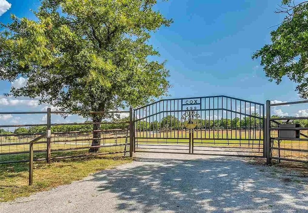 499 Ford Road Bowie, TX 76230 - Photo 2 of 40