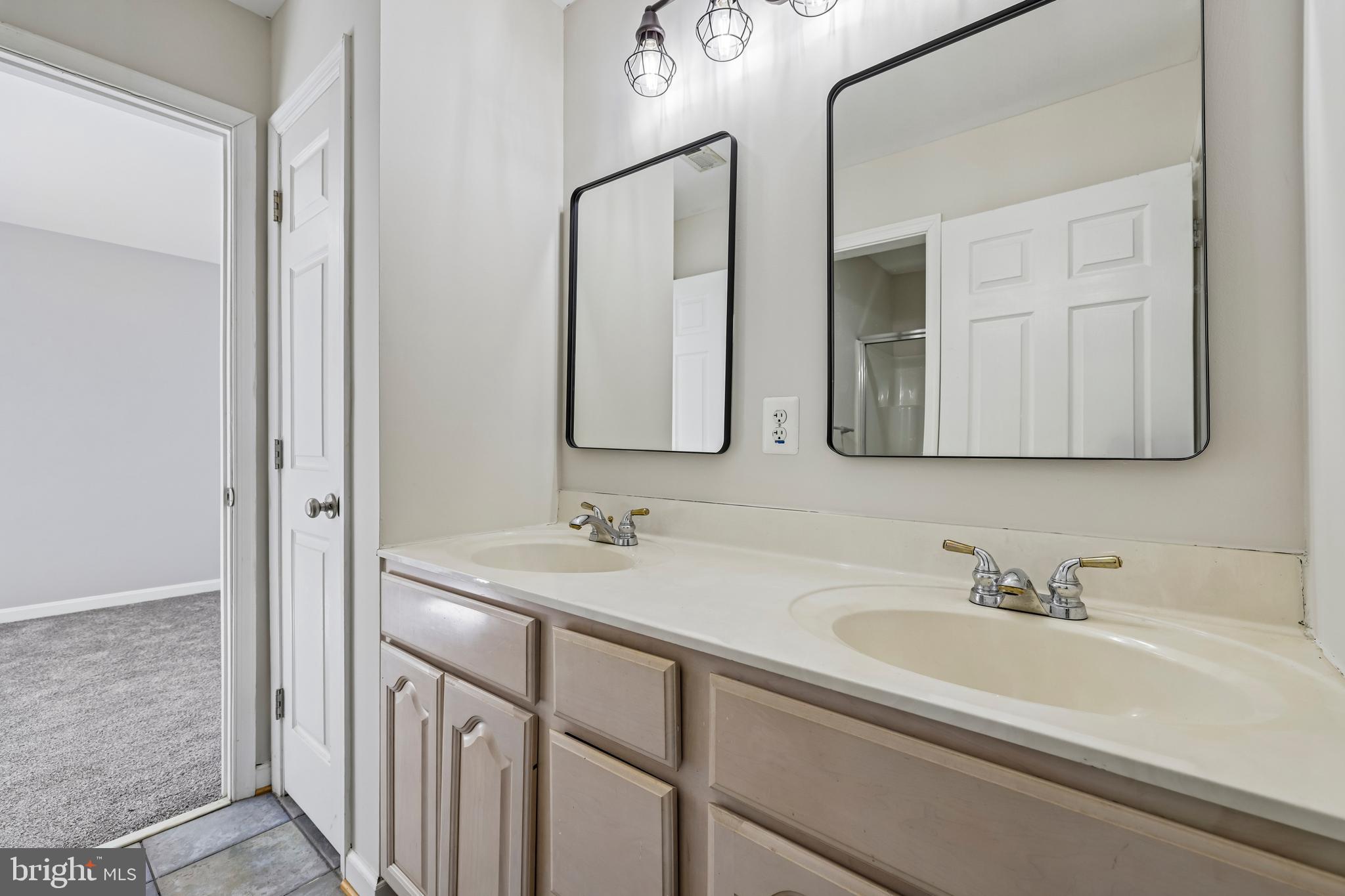 683 Powhatan Beach Road Pasadena, MD 21122 - Photo 39 of 70 Bathroom