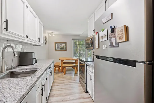 $133,500 | 4430 Cedar Lake Road, Unit 6, St. Louis Park, MN 55416