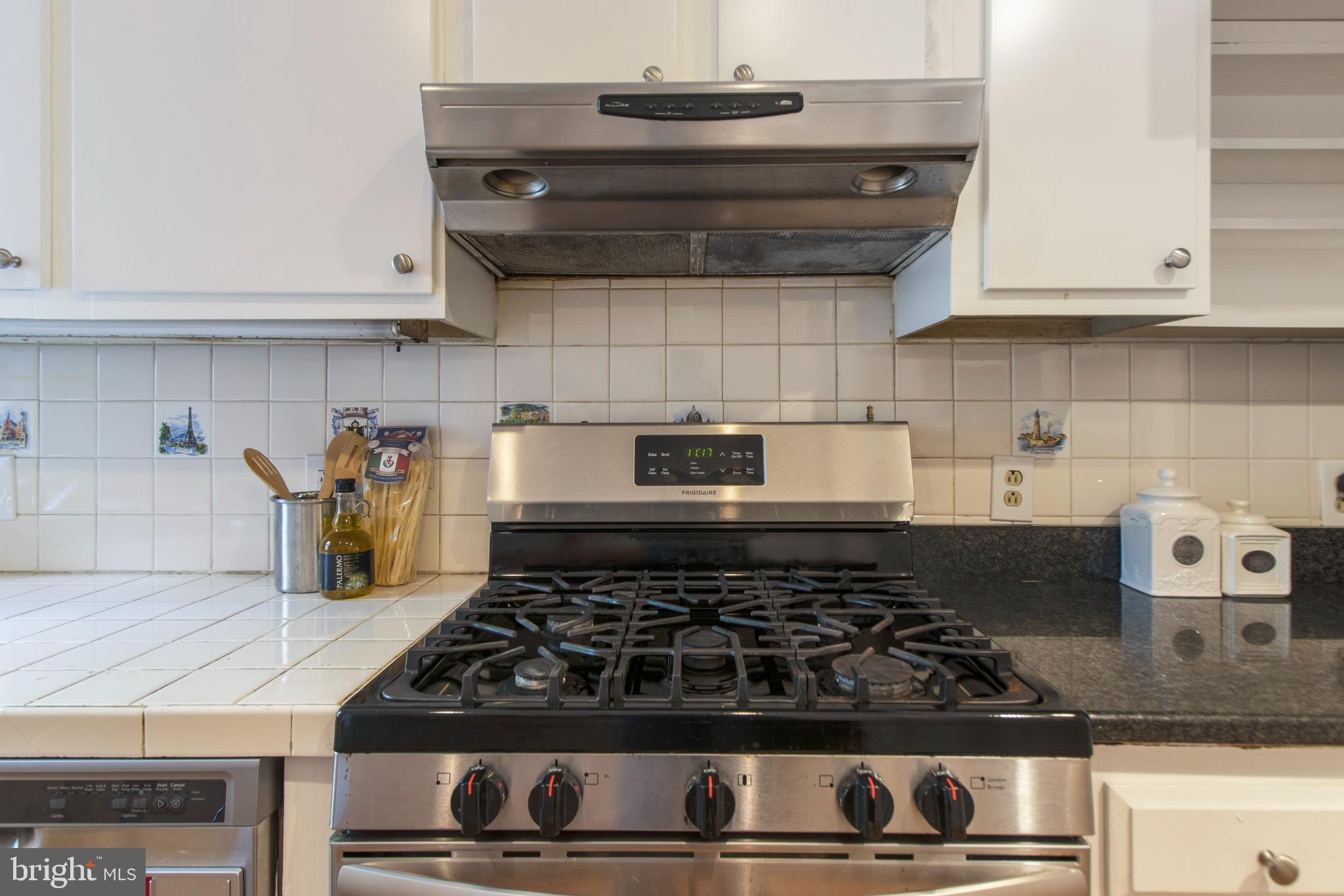 3833 Fulton Street Northwest Washington, DC 20007 - Photo 20 of 79