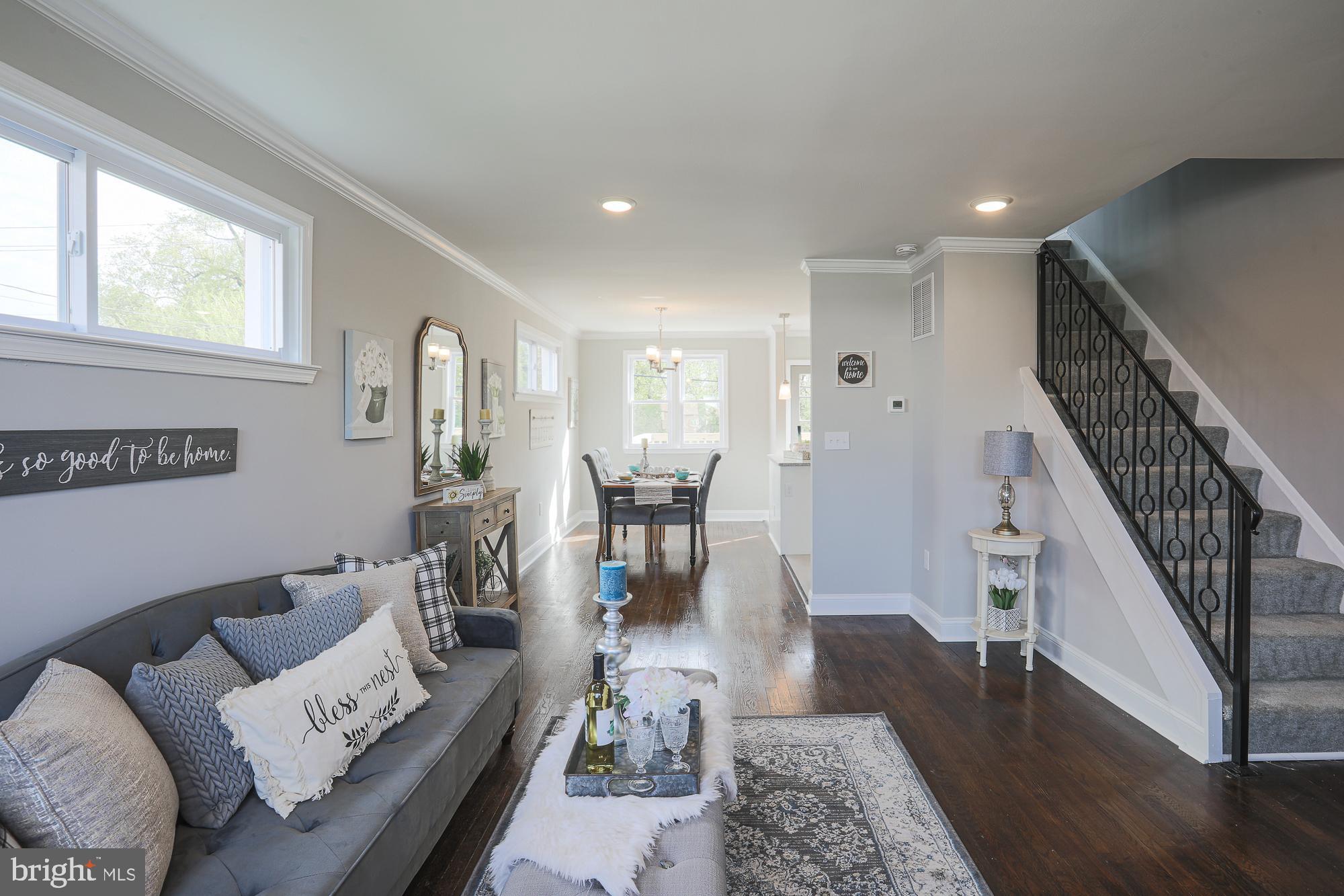 8226 Kavanagh Road Baltimore, MD 21222 - Photo 4 of 31 Living room