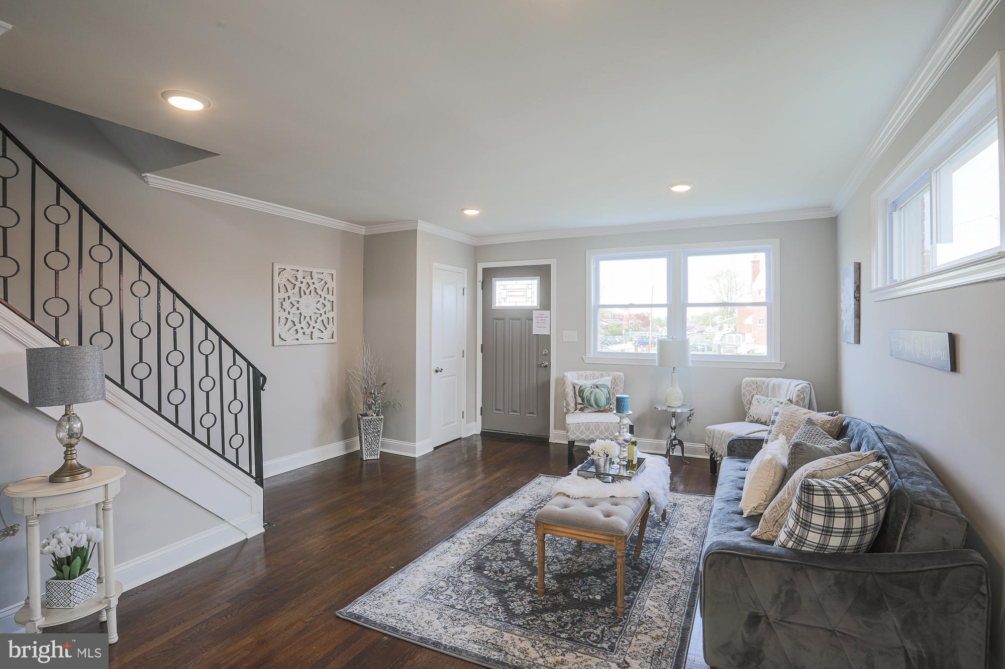 8226 Kavanagh Road Baltimore, MD 21222 - Photo 6 of 31 Living room