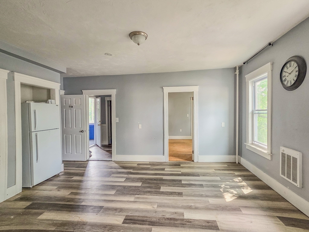 9 Greenwood Street, Unit 2 Worcester, MA 01607 - Photo 4 of 16