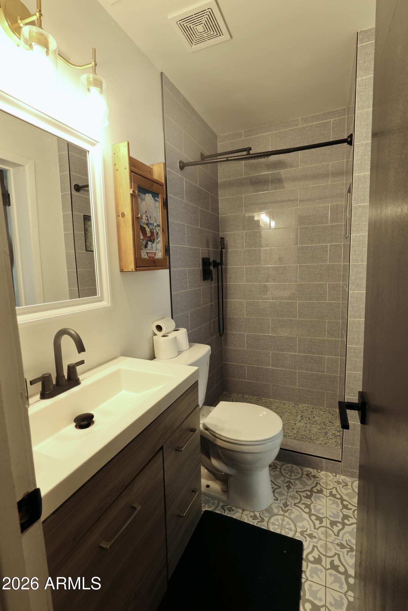 1011 West Elna Rae Street Tempe, AZ 85281 - Photo 20 of 32 IMG_4595