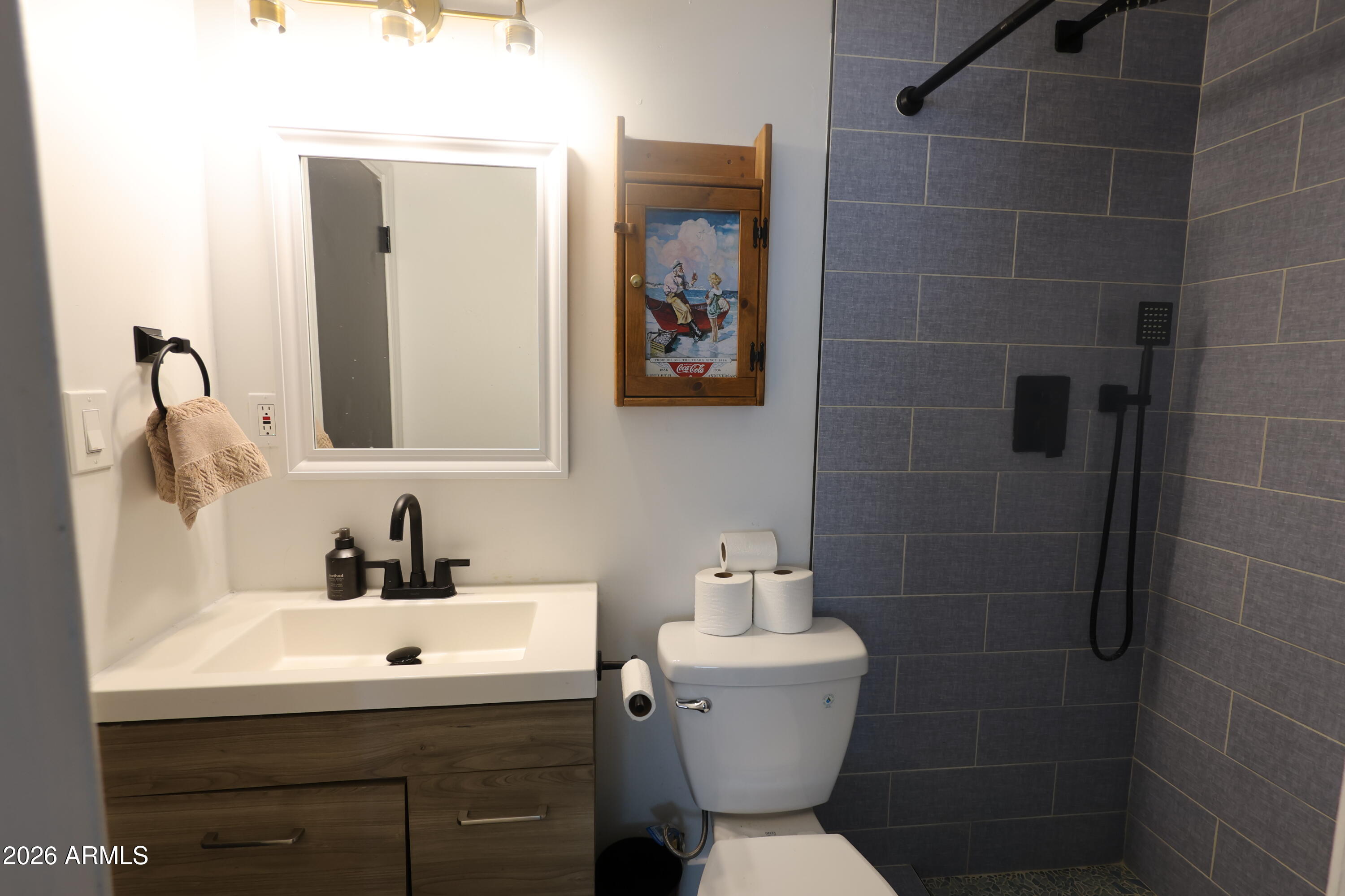 1011 West Elna Rae Street Tempe, AZ 85281 - Photo 21 of 32 IMG_4600