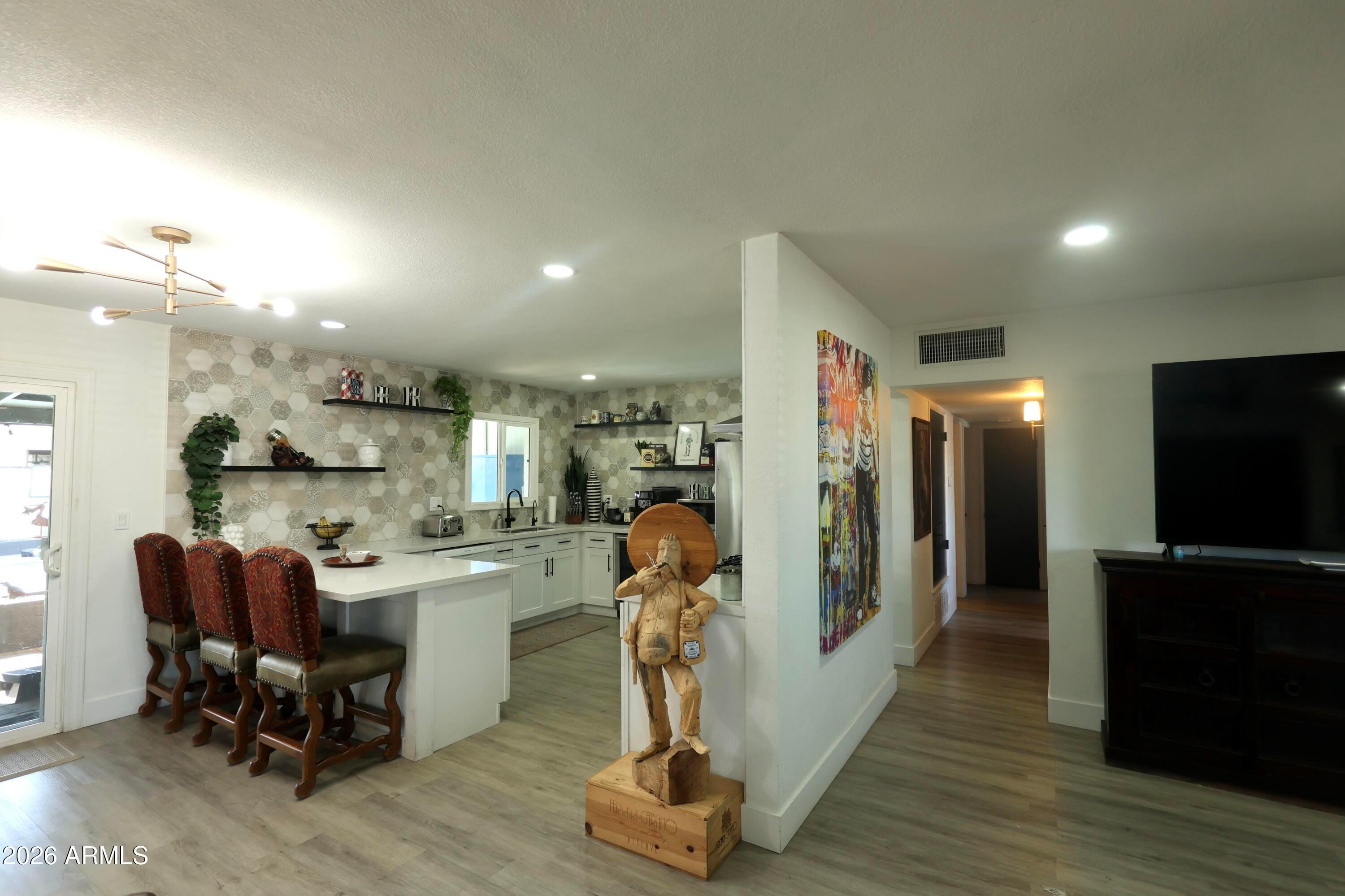 1011 West Elna Rae Street Tempe, AZ 85281 - Photo 4 of 29 Photo #4