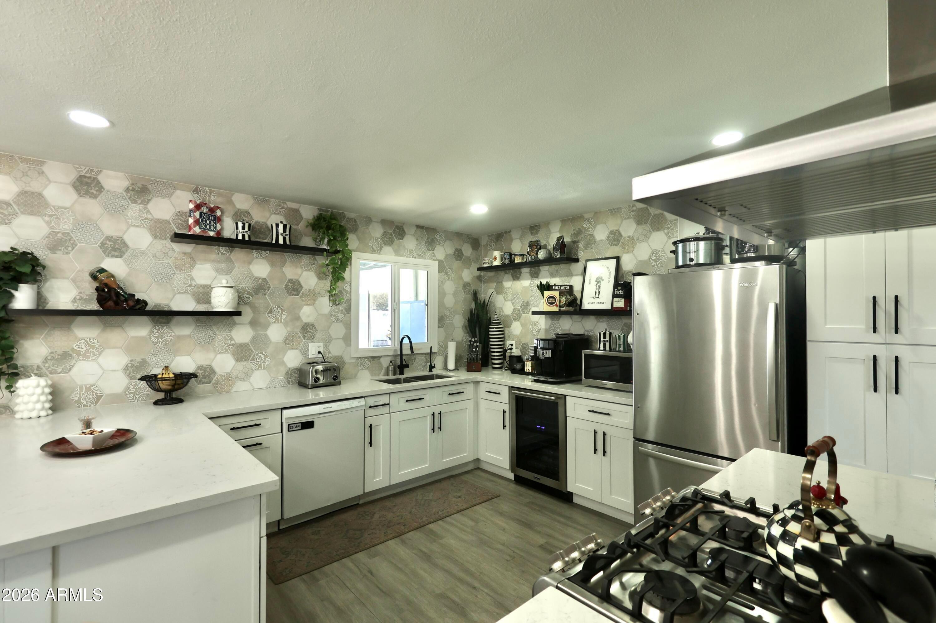 1011 West Elna Rae Street Tempe, AZ 85281 - Photo 5 of 29 Photo #5