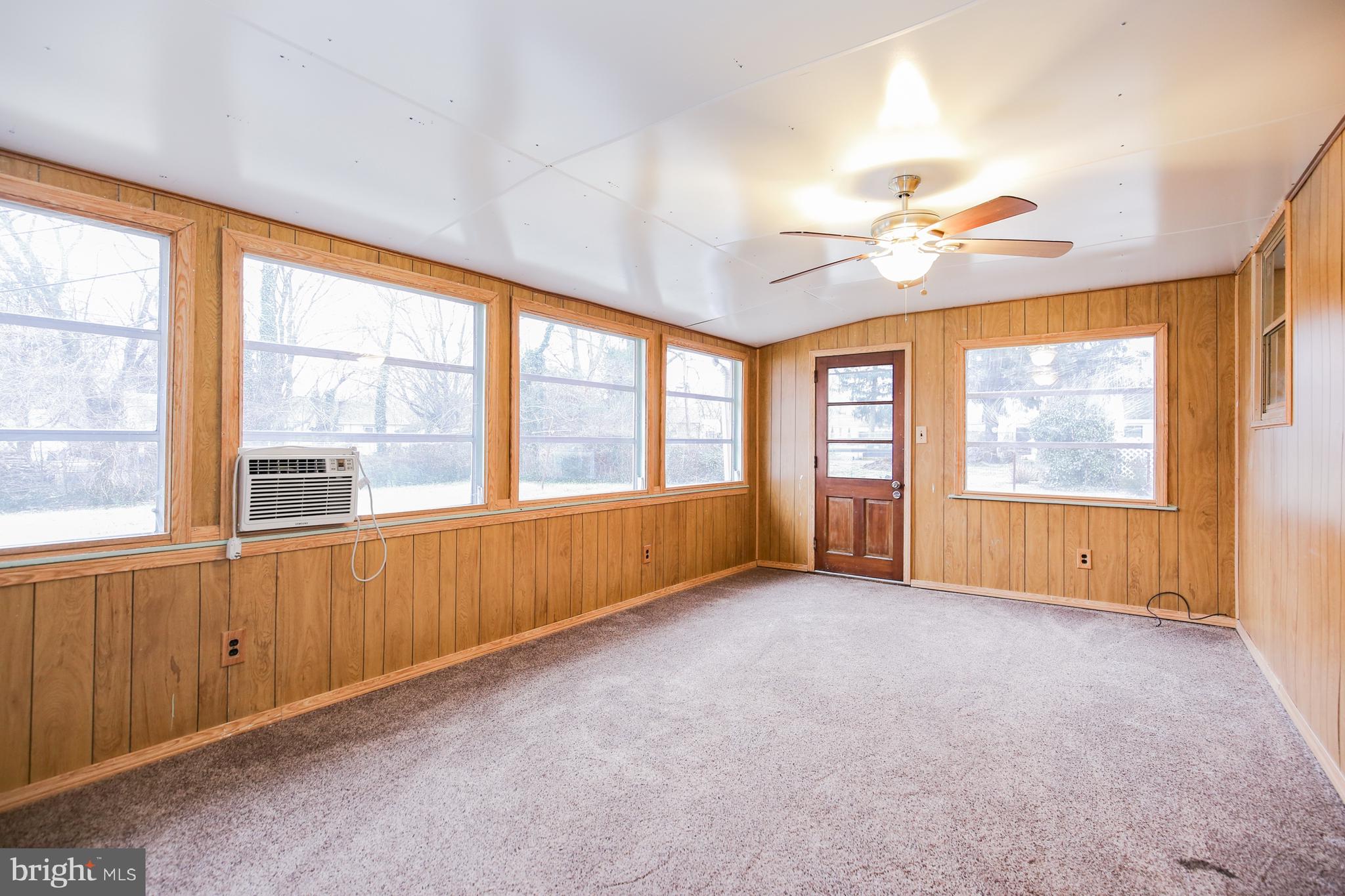 11 Cynthia Road Newark, DE 19702 - Photo 7 of 17 Sunroom