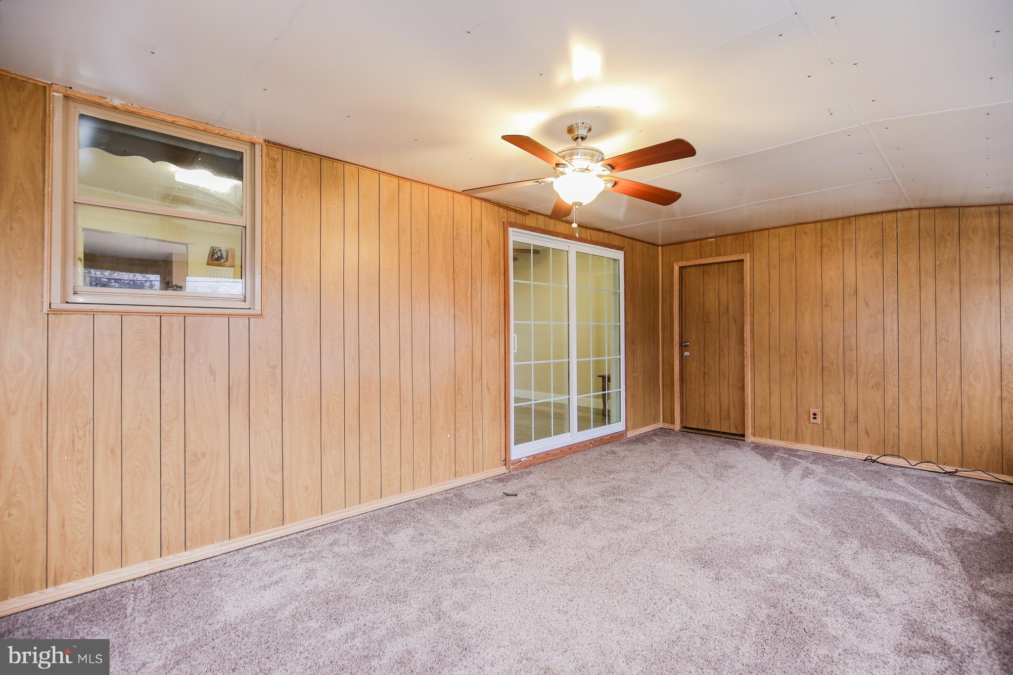 11 Cynthia Road Newark, DE 19702 - Photo 8 of 17 Sunroom