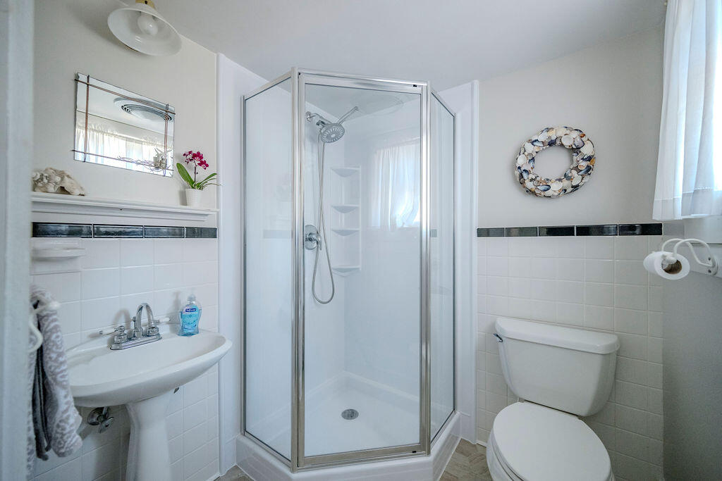 16 Shore Road Truro, MA 02666 - Photo 18 of 70 16_Shore_DR-16