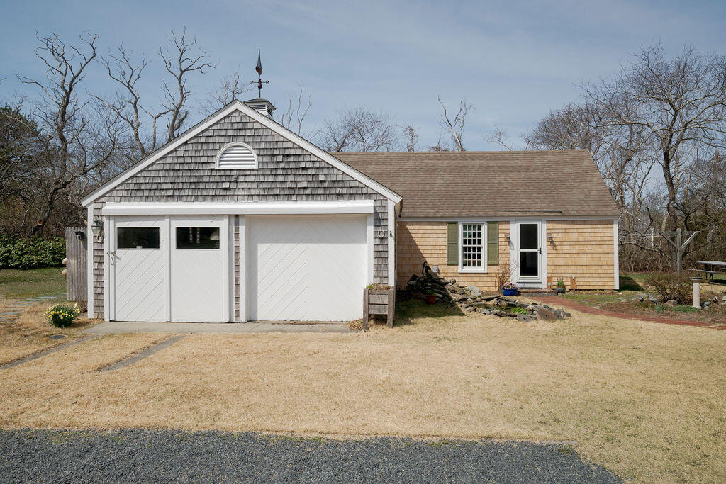 16 Shore Road Truro, MA 02666 - Photo 3 of 70 16_Shore_DR-37