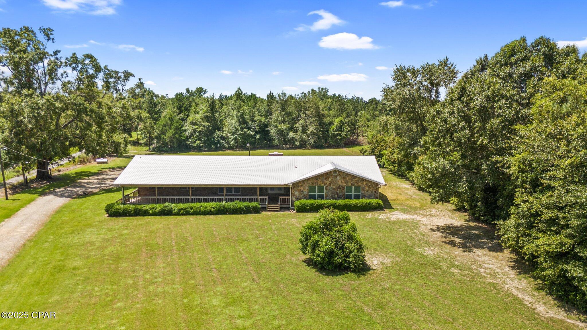 963 Everett Road Graceville, FL 32440 - Photo 2 of 36