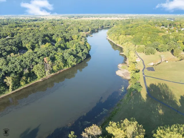 $199,900 | 1917 Indian Trail, Kankakee, IL 60901