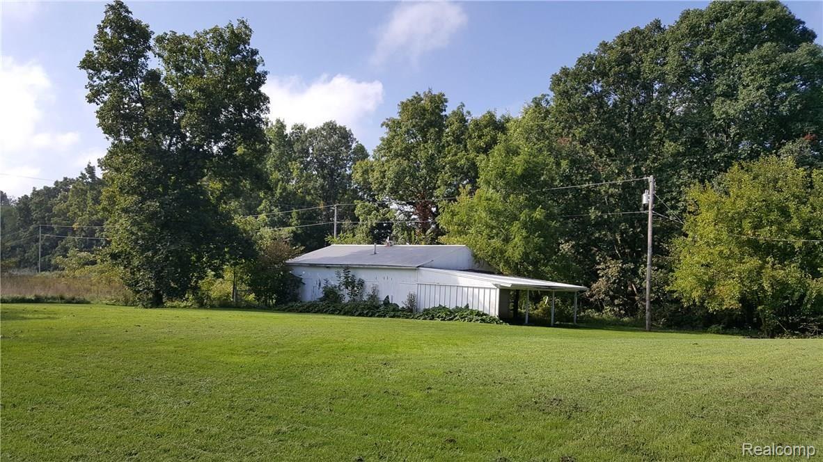 5299 Jewell Road Howell, MI 48843 - Photo 24 of 28 20161004_113136.jpg