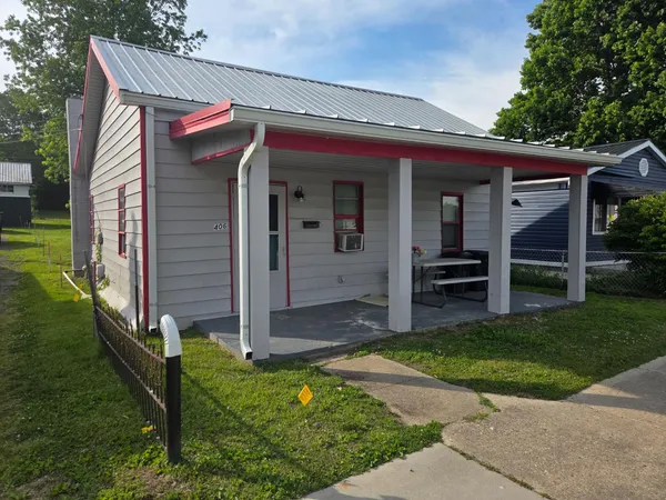 $129,900 | 406 South Walnut Street, Rising Sun, IN 47040