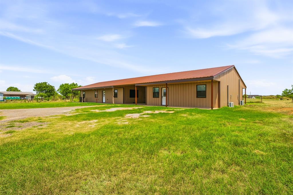 341 Wesley Chapel Road Jacksboro, TX 76458 - Photo 14 of 30