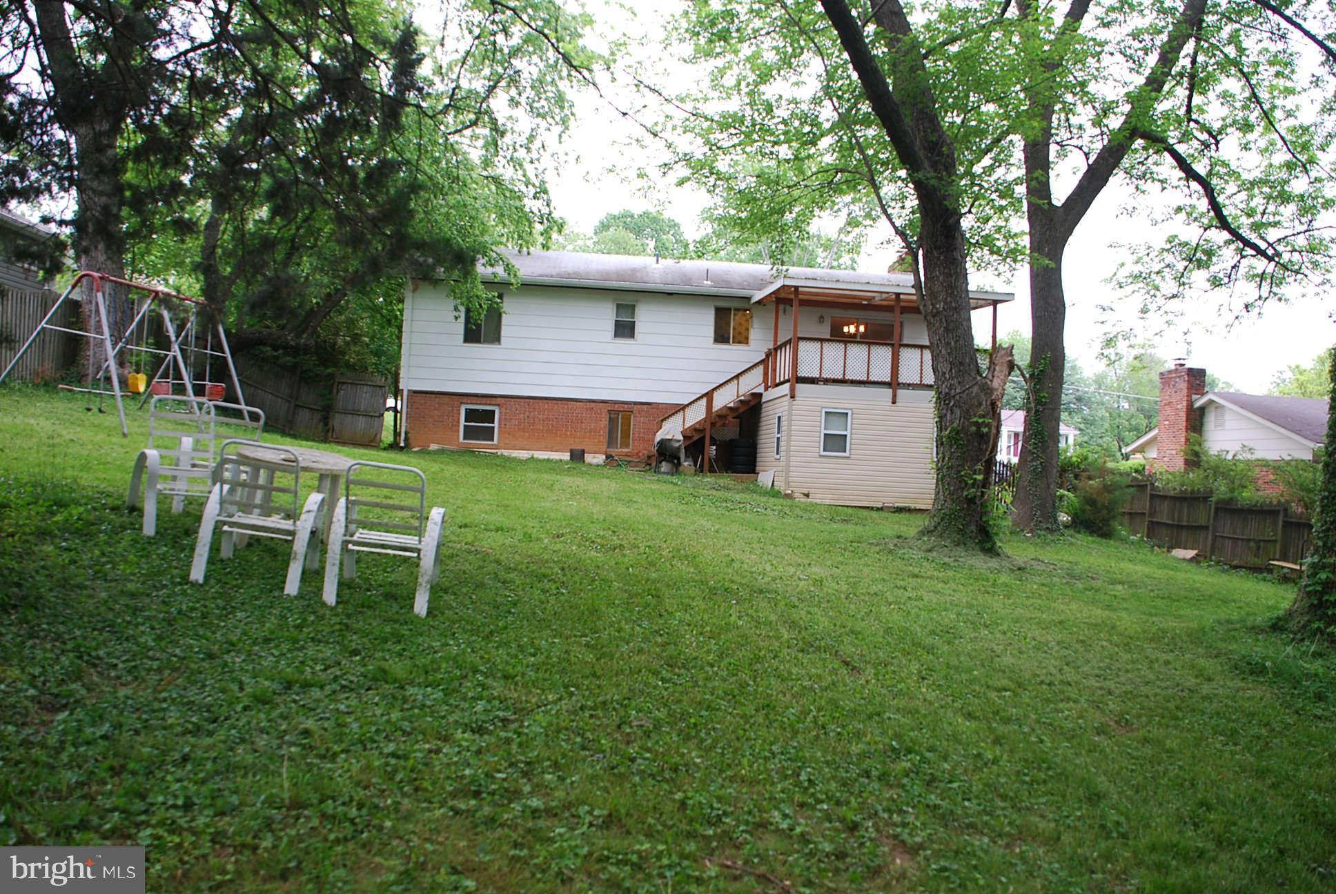 3607 Old Post Road Fairfax, VA 22030 - Photo 5 of 8 Exterior (Rear)