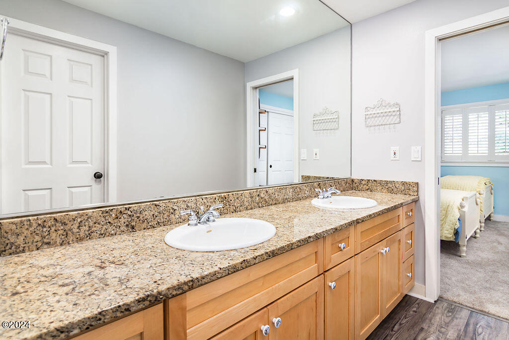 230 Southwest 61 Street Newport, OR 97366 - Photo 20 of 43 230SW61stSt-web-20
