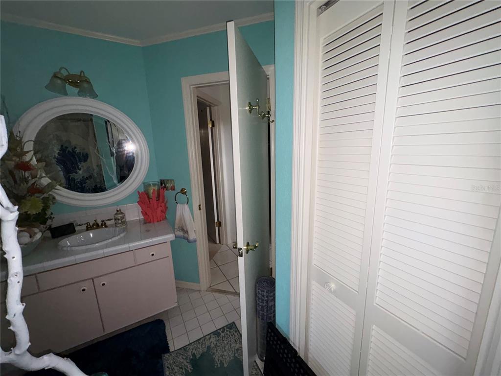 280 Springside Road Longwood, FL 32779 - Photo 10 of 29 a utility room with dryer and washer
