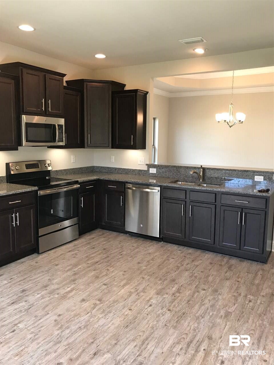 15490 Troon Drive Foley, AL 36535 - Photo 9 of 28 Kitchen