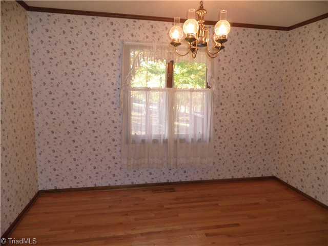 539 Pinewood Road Asheboro, NC 27205 - Photo 4 of 6 Breakfast.