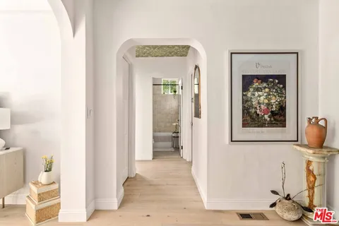 $1,975,000 | 3339 Bennett Drive, Los Angeles, CA 90068