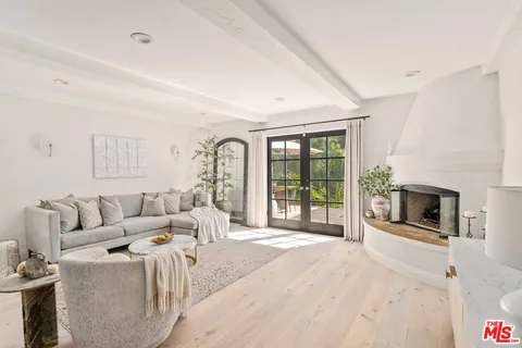 $1,975,000 | 3339 Bennett Drive, Los Angeles, CA 90068