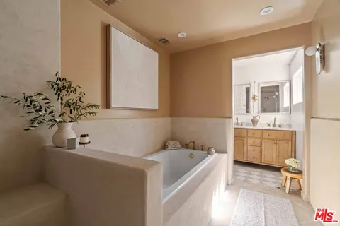 $1,975,000 | 3339 Bennett Drive, Los Angeles, CA 90068