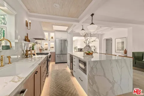 $1,975,000 | 3339 Bennett Drive, Los Angeles, CA 90068