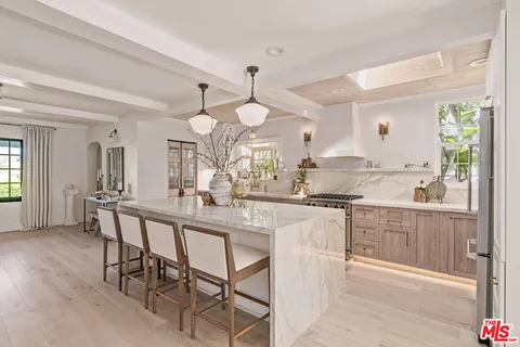 $1,975,000 | 3339 Bennett Drive, Los Angeles, CA 90068