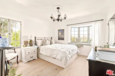 $1,975,000 | 3339 Bennett Drive, Los Angeles, CA 90068