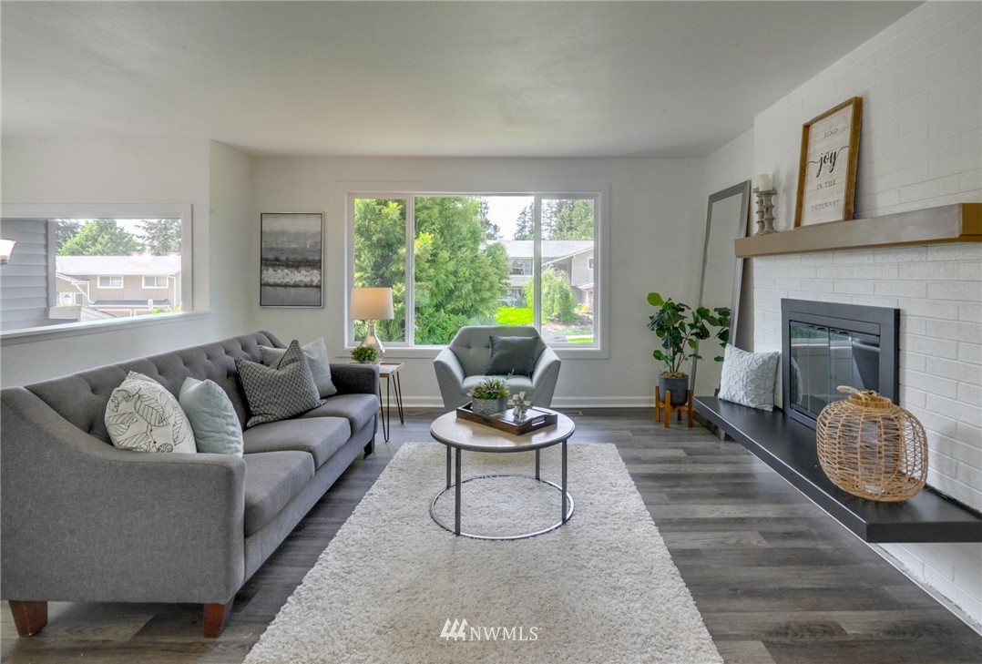 17501 Brook Boulevard Bothell, WA 98012 - Photo 4 of 33