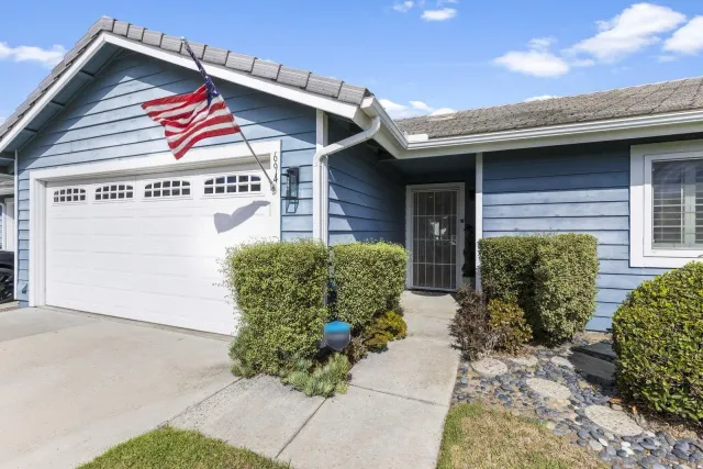 $960,000 | 694 Summer View Circle, Encinitas, CA 92024