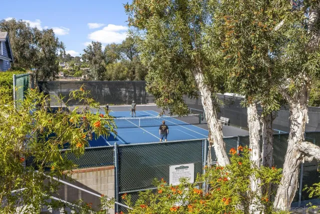 $960,000 | 694 Summer View Circle, Encinitas, CA 92024