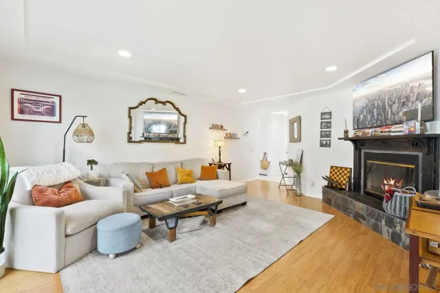 $960,000 | 694 Summer View Circle, Encinitas, CA 92024