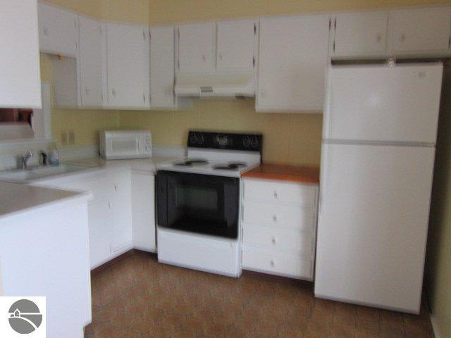 8540 South Schomberg Road Cedar, MI 49621 - Photo 18 of 25 1729428-17.JPG
