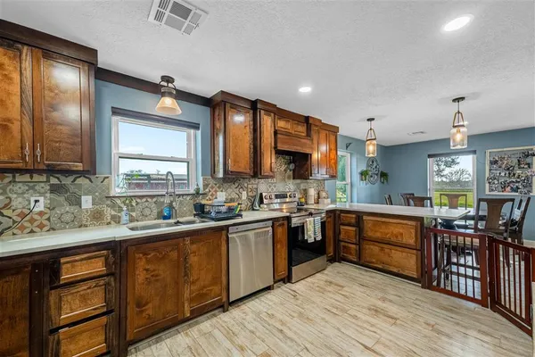 $455,000 | 141 Thomas Lane, Lake Charles, LA 70607