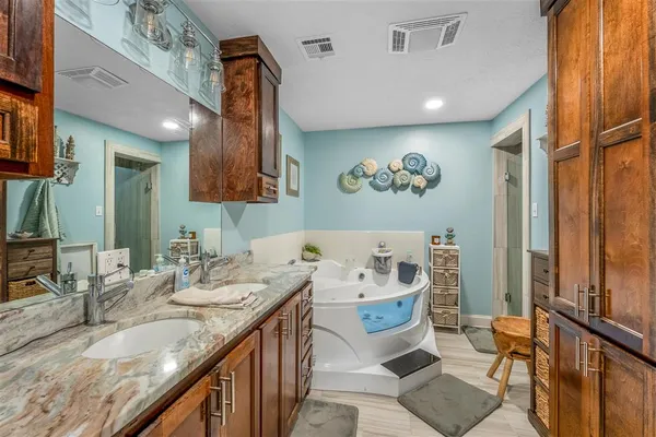 $455,000 | 141 Thomas Lane, Lake Charles, LA 70607