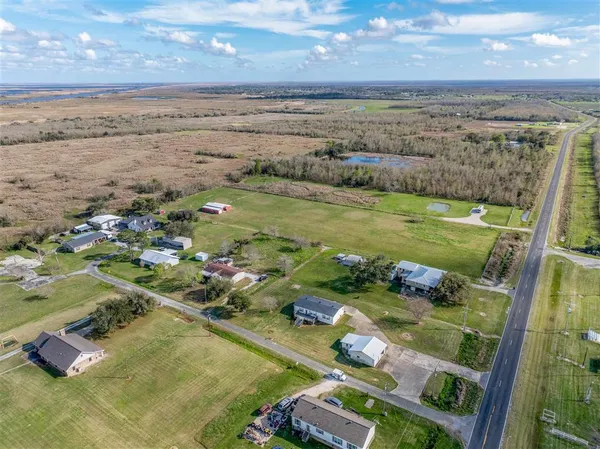 $455,000 | 141 Thomas Lane, Lake Charles, LA 70607