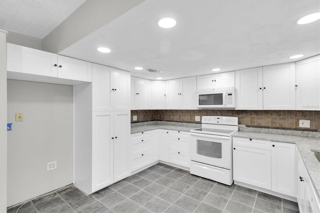 271 Eastpoint Court Spring Hill, FL 34606 - Photo 9 of 51